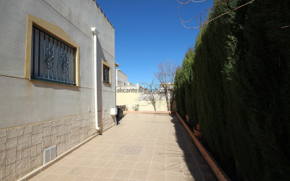 Resale - Villa -
Castalla