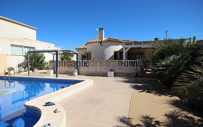 Resale - Villa -
Castalla