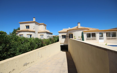 Resale - Villa -
Castalla