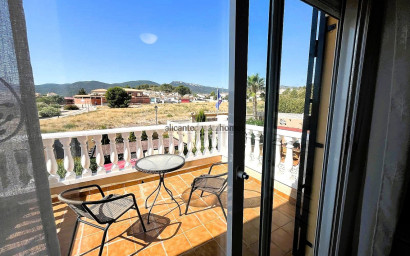 Resale - Villa -
Castalla