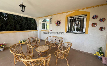 Resale - Villa -
Castalla