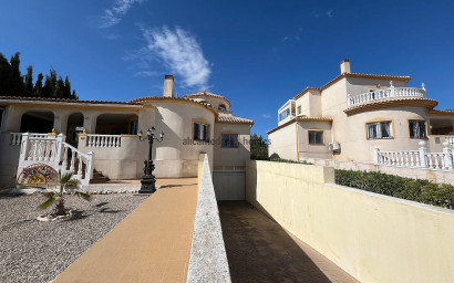 Resale - Villa -
Castalla