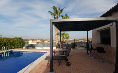 Resale - Villa -
Campos del Rio