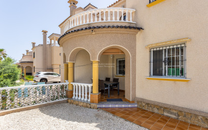 Resale - Townhouse -
Guardamar del Segura - Urb el raso