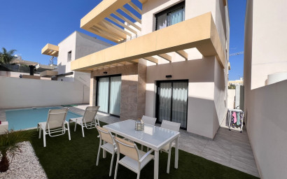 Resale - Villa -
Los Montesinos - Los Montesinos - Urb. La Herrada