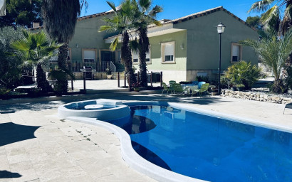 Revente - Villa -
Monovar
