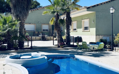 Revente - Villa -
Monovar