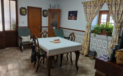 Resale - Finca / Country Property -
Yecla