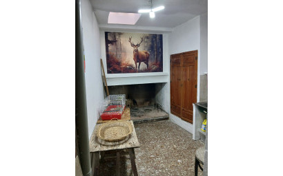 Resale - Finca / Country Property -
Yecla