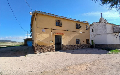 Resale - Finca / Country Property -
Yecla