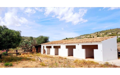 Resale - Finca / Country Property -
Benissa