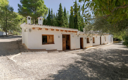 Resale - Finca / Country Property -
Torremanzanas - Alicante