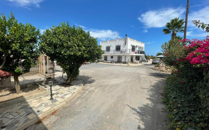 Resale - Finca / Country Property -
San Fulgencio