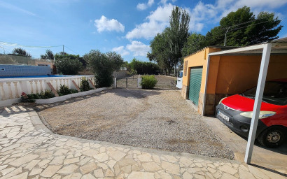 Resale - Detached Villa -
Sax