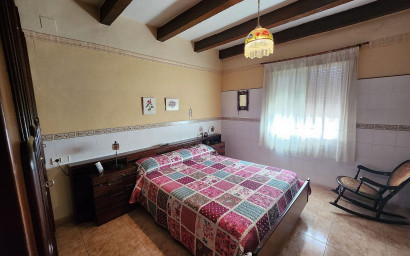 Resale - Detached Villa -
Sax