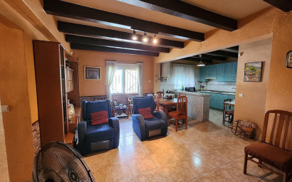 Resale - Detached Villa -
Sax