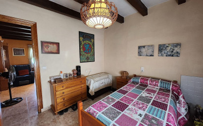 Resale - Detached Villa -
Sax