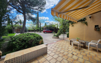 Resale - Detached Villa -
Sax