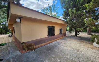 Resale - Detached Villa -
Sax