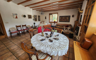 Resale - Detached Villa -
Sax