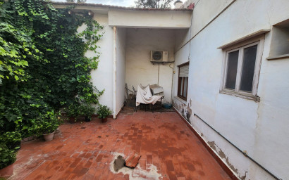Revente - Maison mitoyenne -
Mon&oacute;var - Monovar