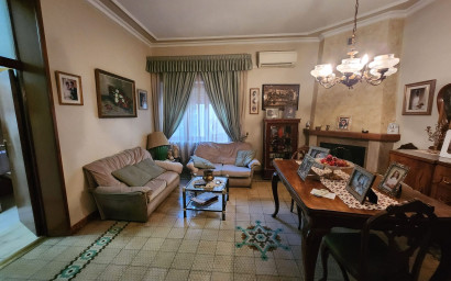 Revente - Maison mitoyenne -
Mon&oacute;var - Monovar