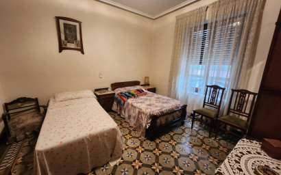 Revente - Maison mitoyenne -
Mon&oacute;var - Monovar