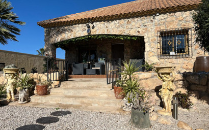 Resale - Finca / Country Property -
Fortuna