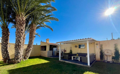 Resale - Finca / Country Property -
Fortuna