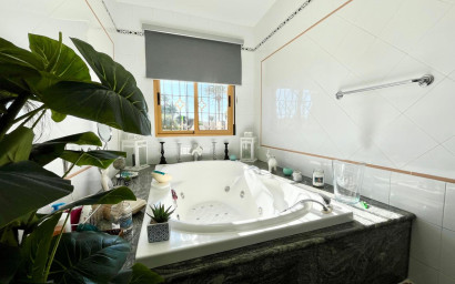 Resale - Finca / Country Property -
Fortuna