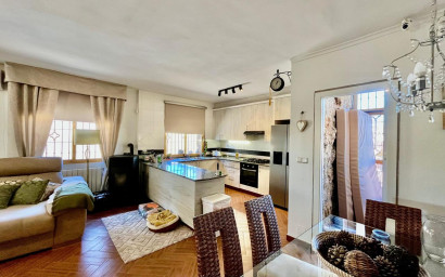 Resale - Finca / Country Property -
Fortuna