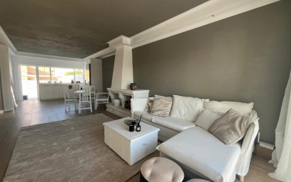 Resale - Villa -
La Siesta