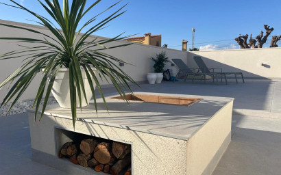 Resale - Villa -
La Siesta