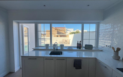 Resale - Villa -
La Siesta