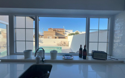 Resale - Villa -
La Siesta
