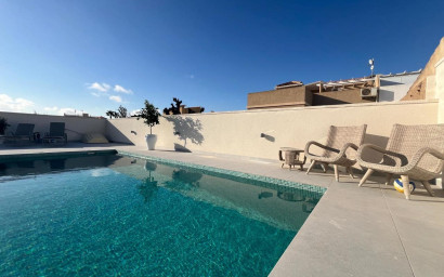 Resale - Villa -
La Siesta