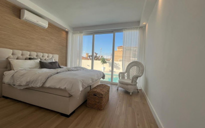 Resale - Villa -
La Siesta