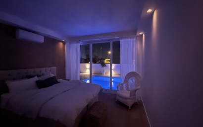 Resale - Villa -
La Siesta