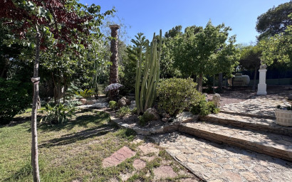 Resale - Villa -
Elche