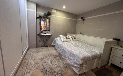 Resale - Villa -
Elche