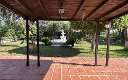 Resale - Villa -
Elche