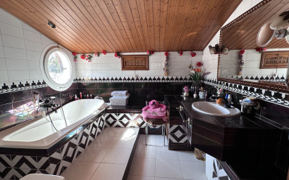 Resale - Villa -
Elche