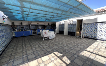 Resale - Villa -
Elche