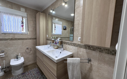 Resale - Villa -
Elche