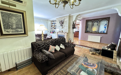 Resale - Villa -
Elche