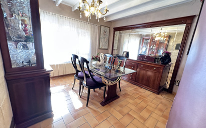 Resale - Villa -
Elche