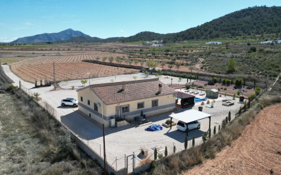 Resale - Villa -
Canada De La Lena
