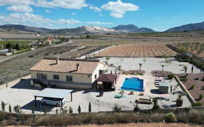 Resale - Villa -
Canada De La Lena