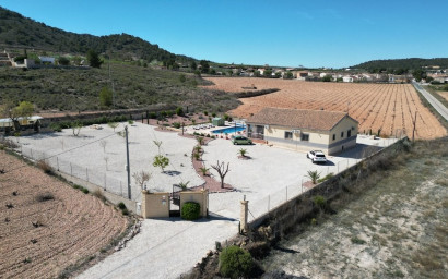 Resale - Villa -
Canada De La Lena