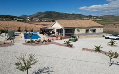 Resale - Villa -
Canada De La Lena